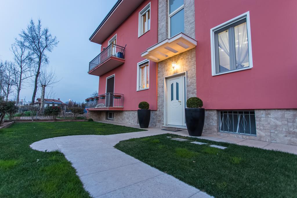 Lm House Appartement Lonato Buitenkant foto