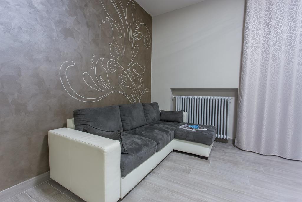 Lm House Appartement Lonato Buitenkant foto